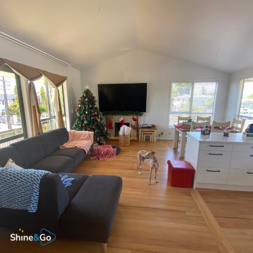 Living room decorated for the holidays, cleaned by Shine&Go NZ